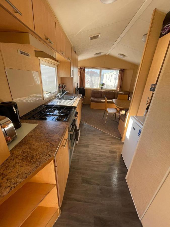 Adorable 2 Bedroom Caravan In 滨海克拉克顿 外观 照片