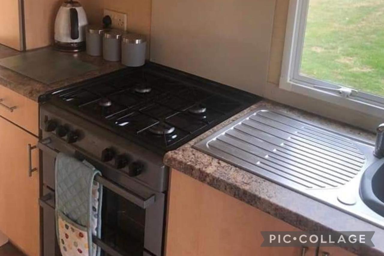 Adorable 2 Bedroom Caravan In 滨海克拉克顿 外观 照片