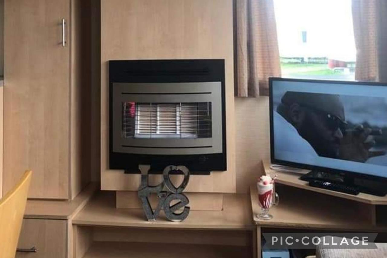 Adorable 2 Bedroom Caravan In 滨海克拉克顿 外观 照片